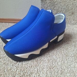 iRi NYC WES Signature Blue Black Low Top Neoprene Sneaker Wavy Sole Size 6.5